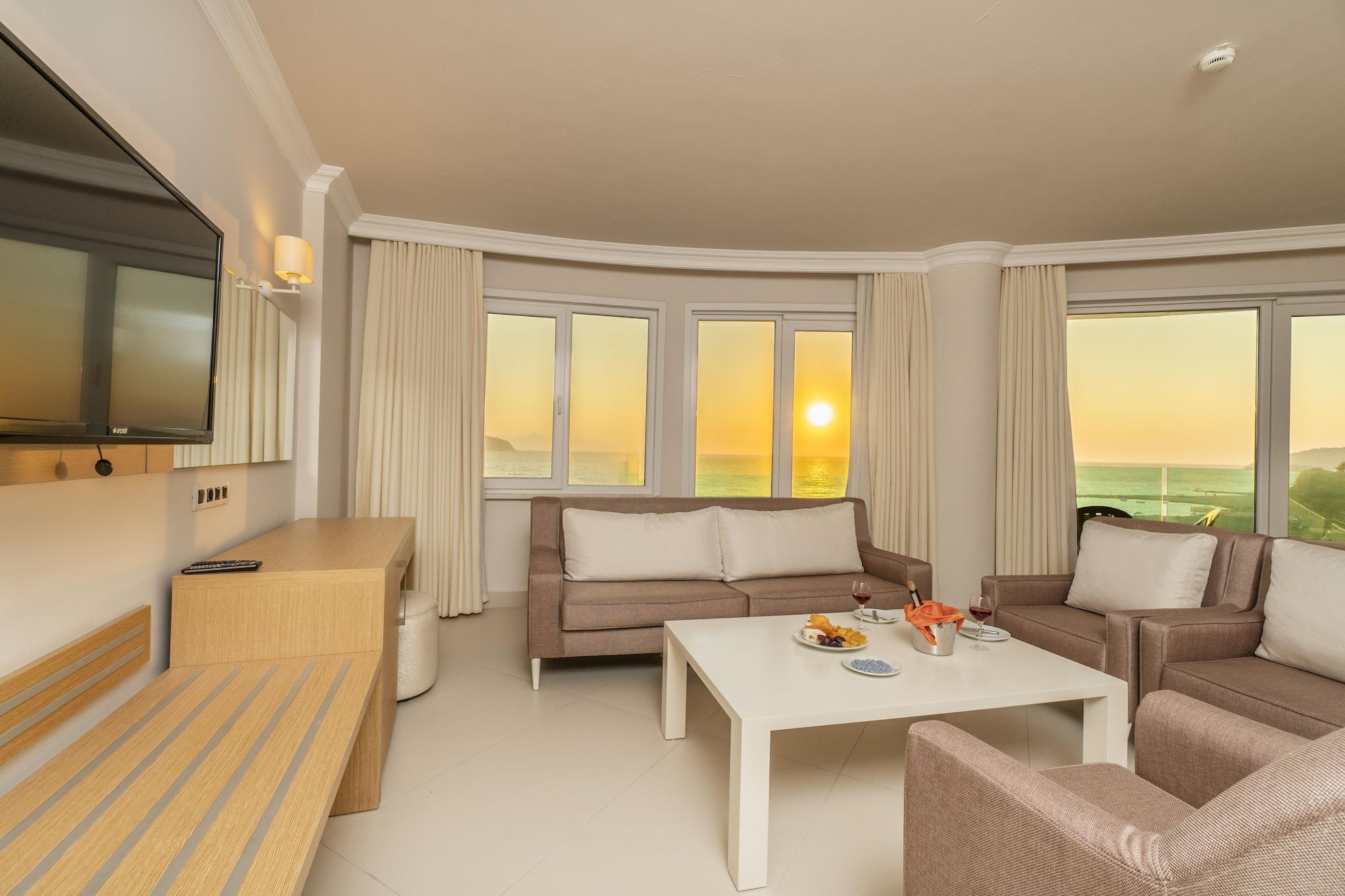 Dragut Point South Hotel Тургутрейс Екстериор снимка
